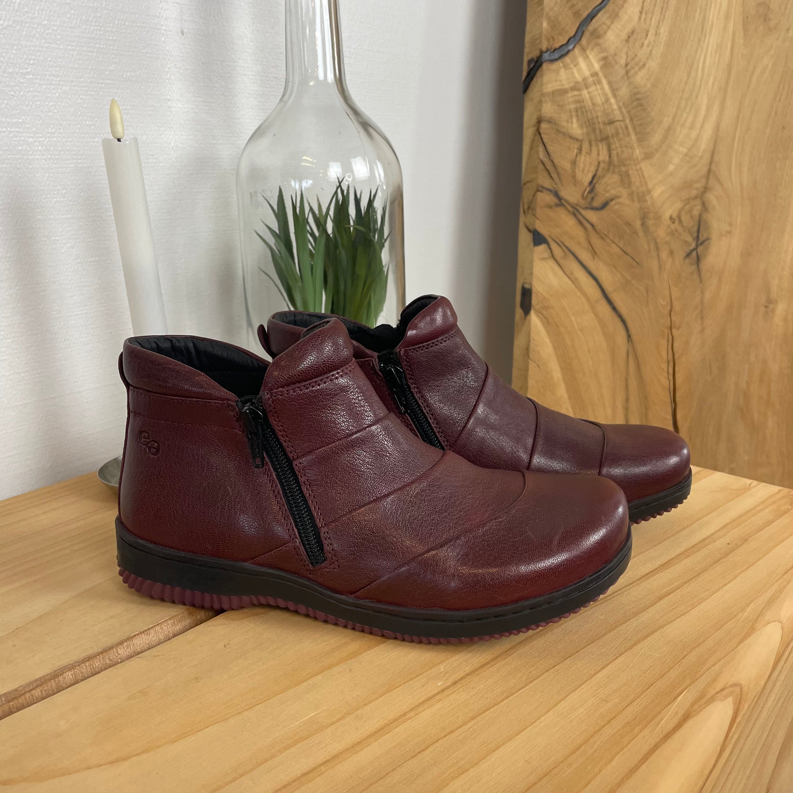 Green Comfort Lugano Laisa i bordeaux – komfortabel kort skinnstøvel med dobbel glidelås
