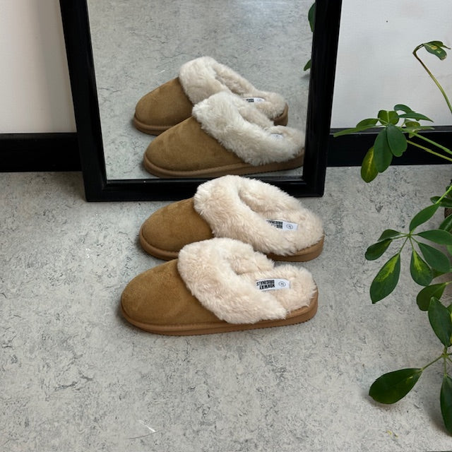 Brune slip-on hjemmesko med god bredde