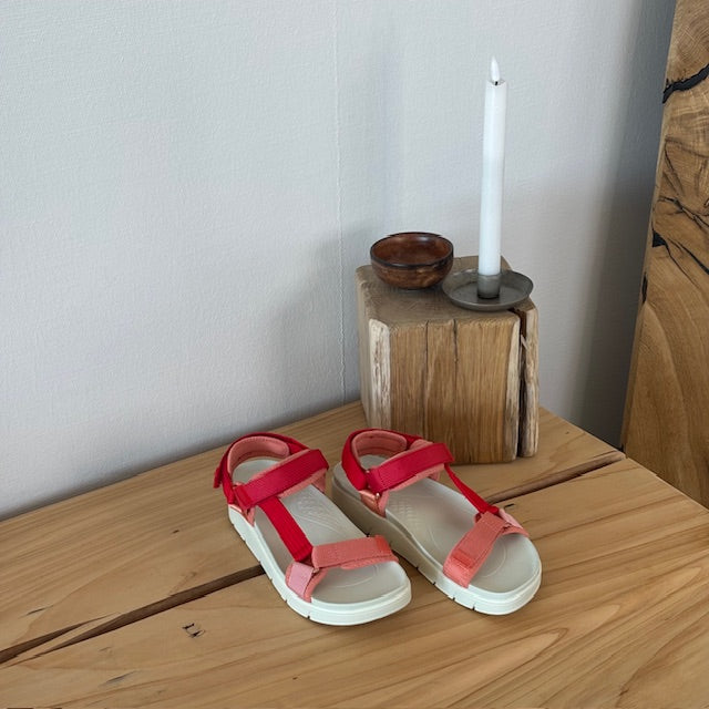 Green Comfort sandal i rød fargekombinasjon