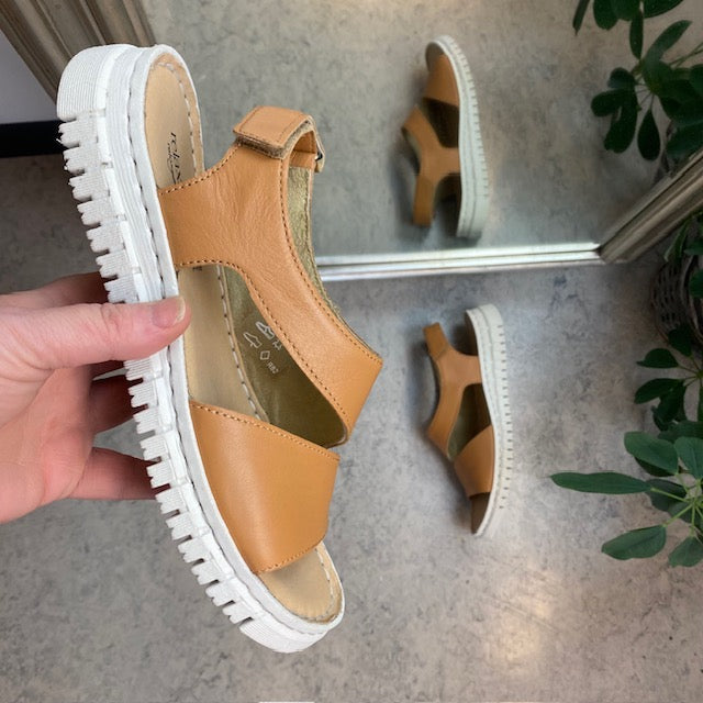 Myk brun skinnsandal fra Relaxshoe
