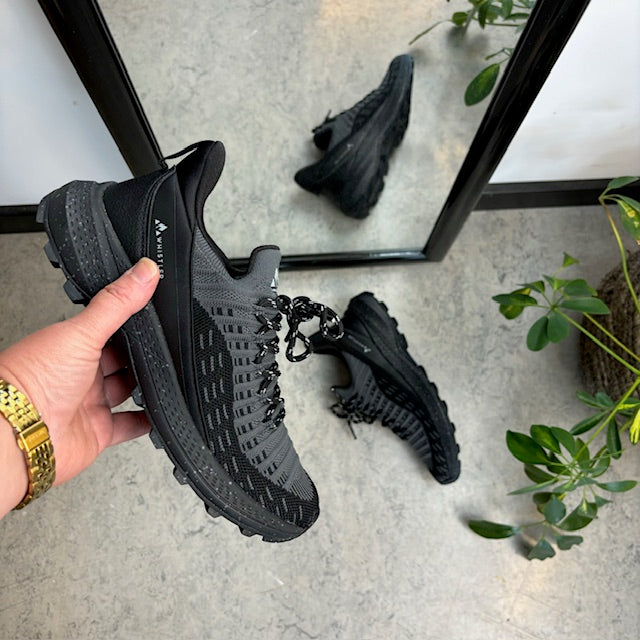 Mørkegrå slip-on-sko fra Whistler med bred passform
