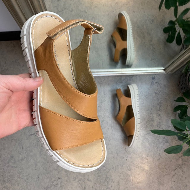 Myk brun skinnsandal fra Relaxshoe