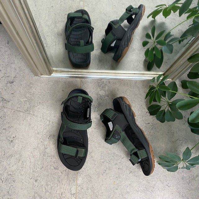 Grønn sporty sandal fra Whistler med tre justerbare remmer