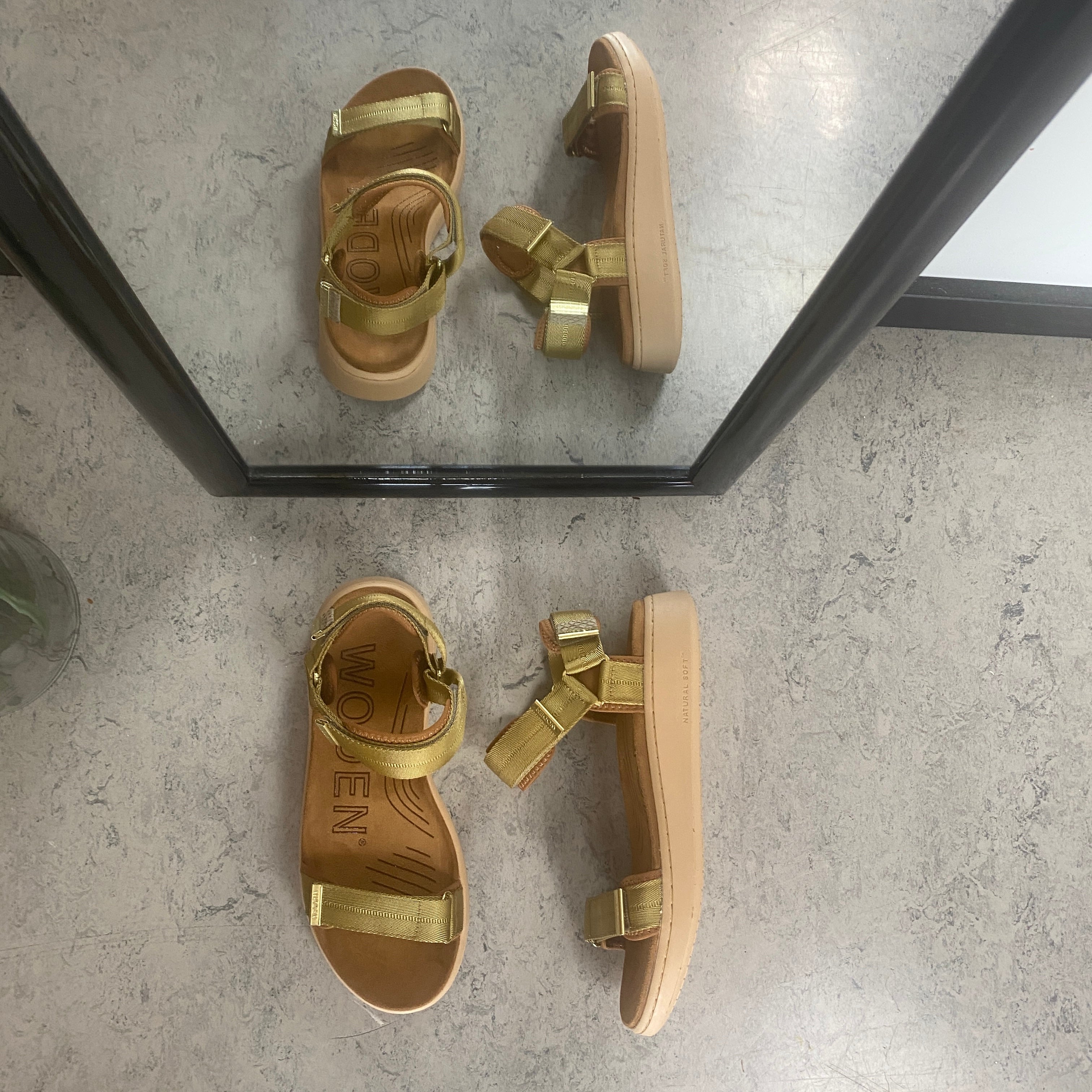 Woden sandal – Khaki (gyllen nyanse)
