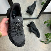 Mørkegrå slip-on-sko fra Whistler med bred passform