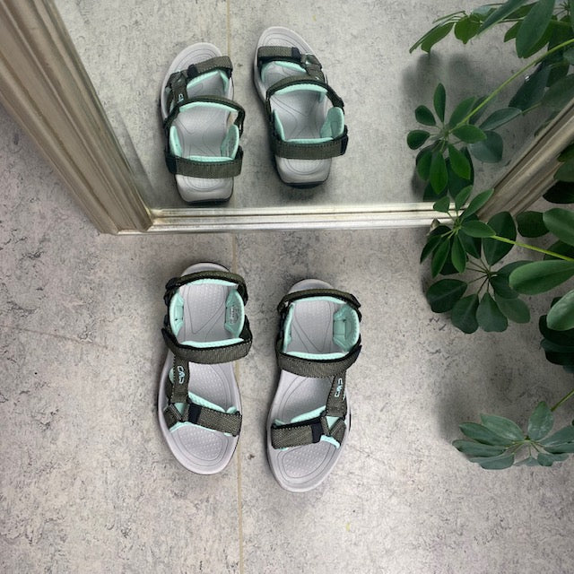 Turkis sportsandal fra CMP med striper og god bredde