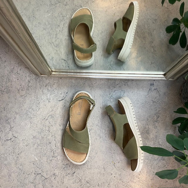 Myk grønn skinnsandale fra Relaxshoe