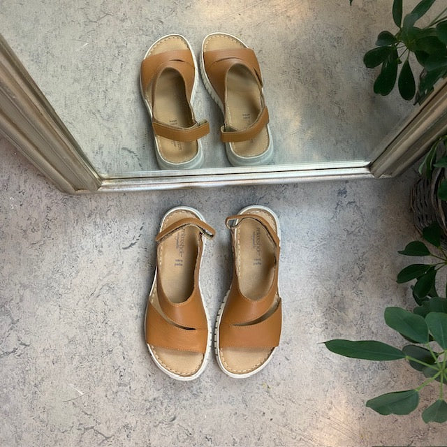 Myk brun skinnsandal fra Relaxshoe