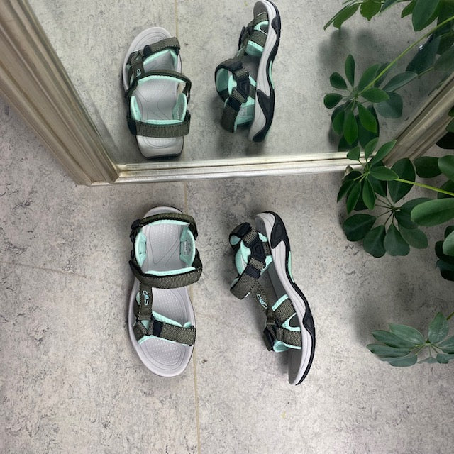 Turkis sportsandal fra CMP med striper og god bredde