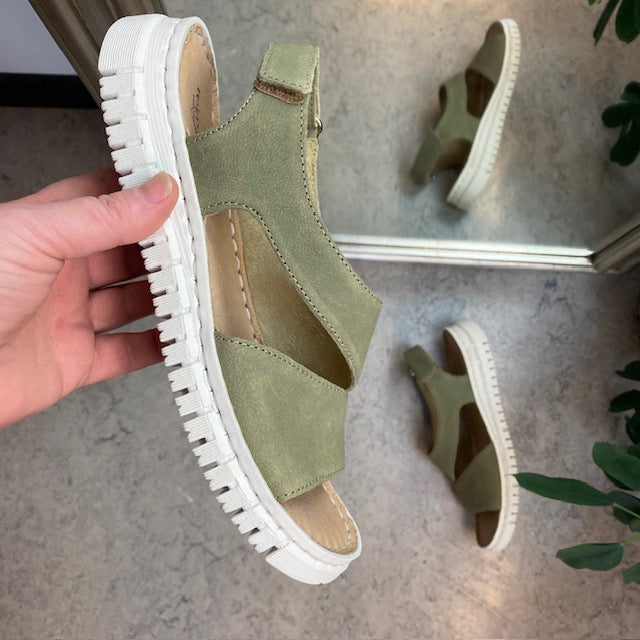 Myk grønn skinnsandale fra Relaxshoe