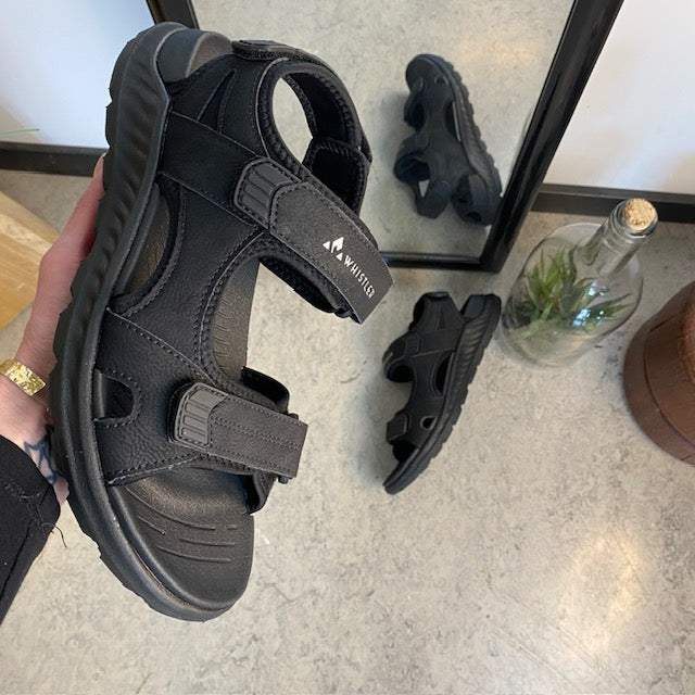 Sort tursandal til herre fra Whistler med god svangstøtte