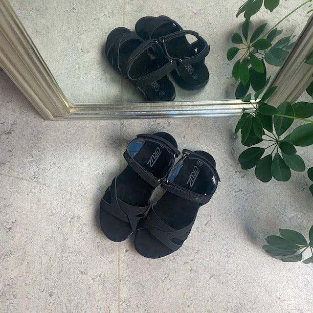 Lett sandal fra Cruz med svangstøtte
