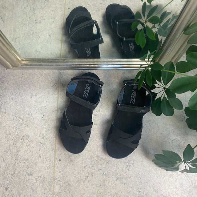 Lett sandal fra Cruz med svangstøtte