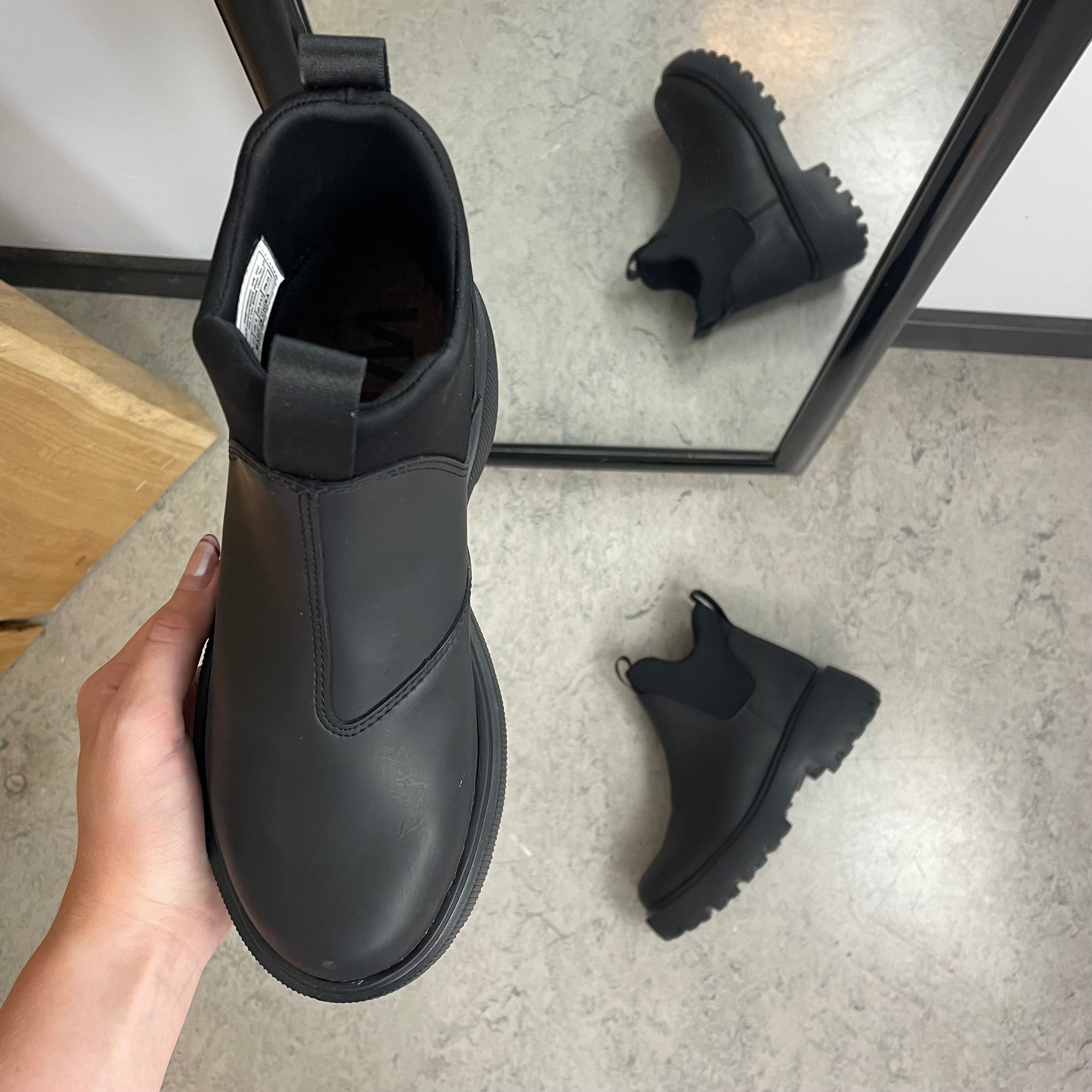 WODEN Isabella Waterproof – lett vanntett gummistøvel med støtabsorberende komfort