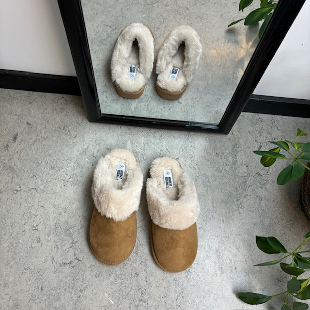 Brune slip-on hjemmesko med god bredde