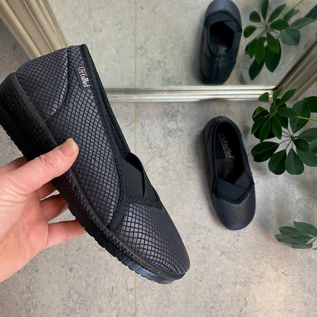 Bred slip-on-sko fra Ortomed