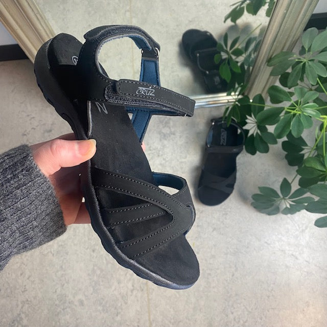 Lett sandal fra Cruz med svangstøtte