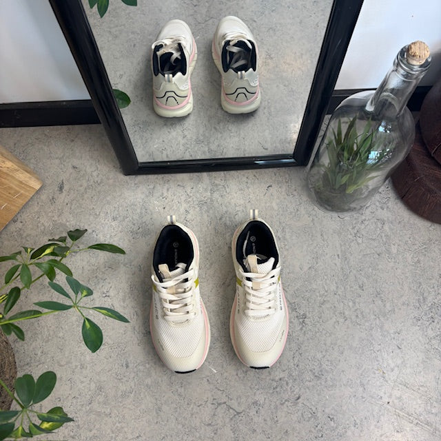 Pustende Endurance Comfortfit sneakers med rosa detaljer
