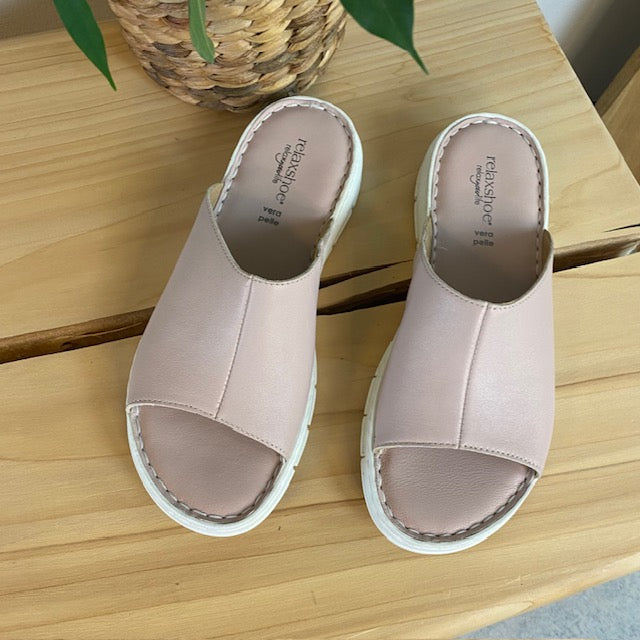 Elegant rosa slip-on i skinn fra Relaxshoe