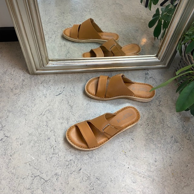Brun skinn slip-on med justerbar rem fra Relaxshoe