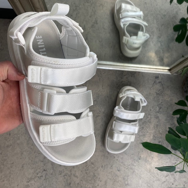 Gaitline Flow SP sandal – hvit sandal med svangstøtte & IGNITE-skum