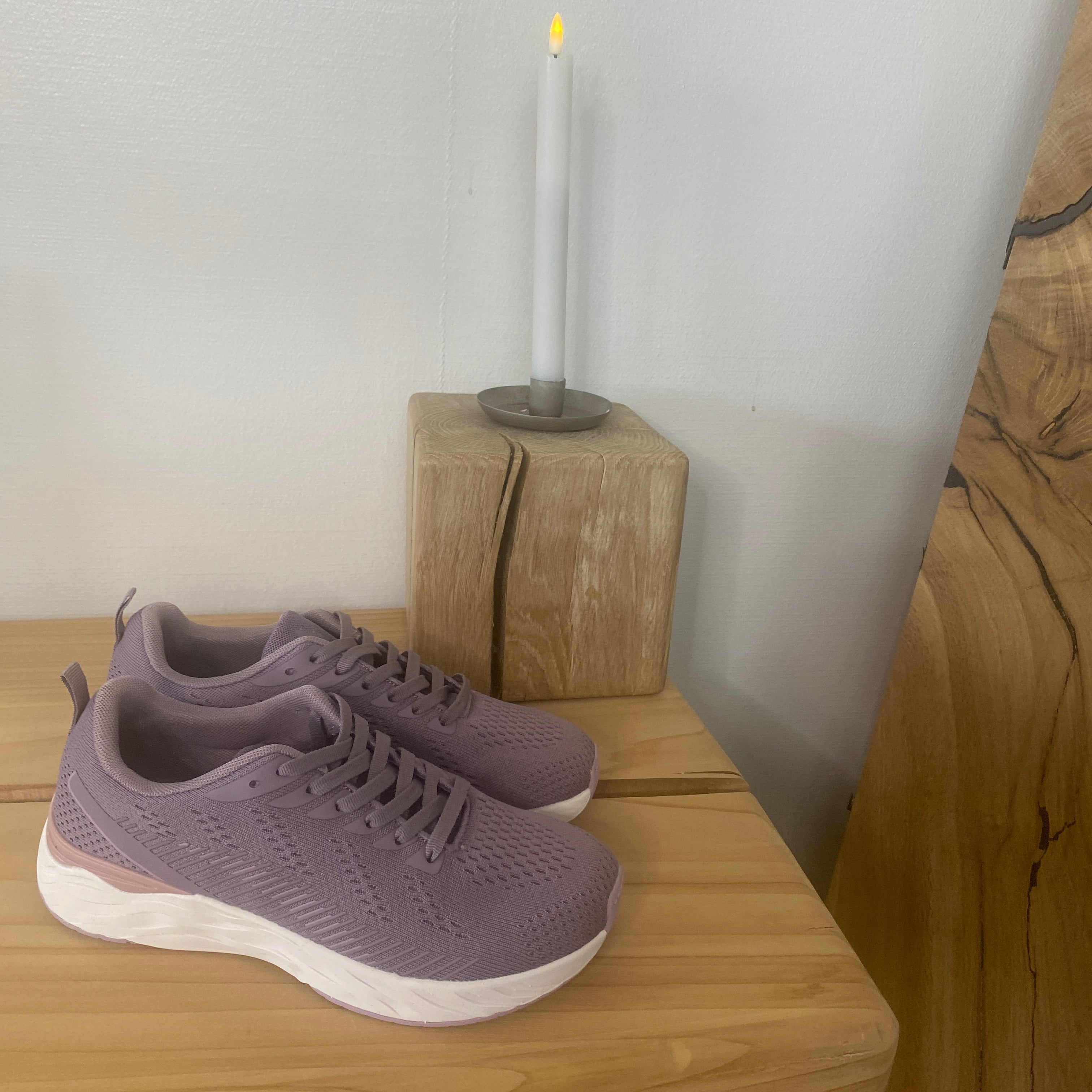 Linares W Wide Fit Shoe – mørk rosa lettvektssko med ekstra bredde