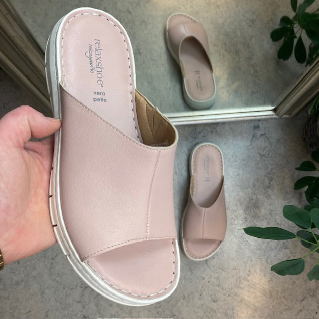 Elegant rosa slip-on i skinn fra Relaxshoe