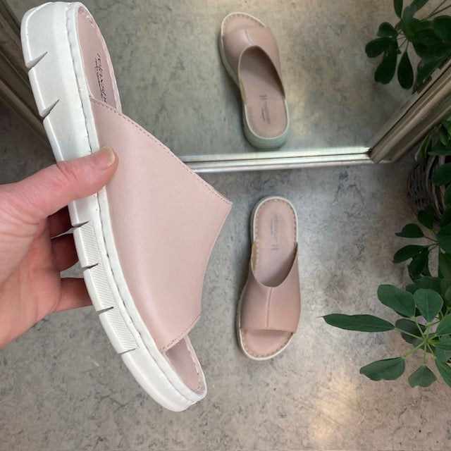 Elegant rosa slip-on i skinn fra Relaxshoe