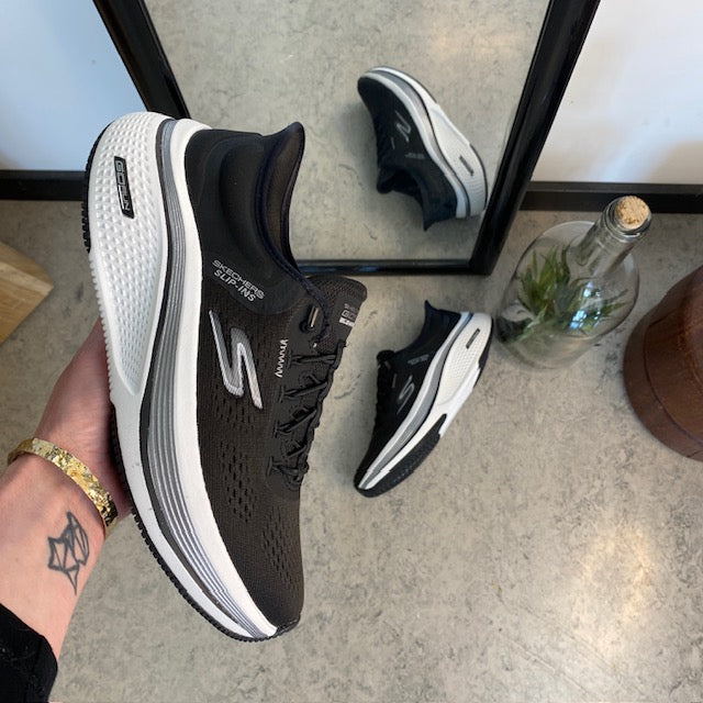 Sorte Slip-ins fra Skechers med elastisk snøring