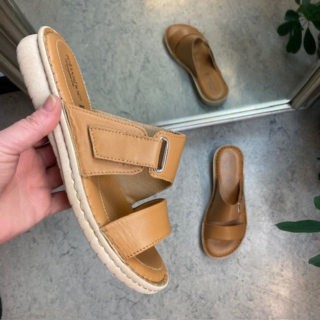 Brun skinn slip-on med justerbar rem fra Relaxshoe