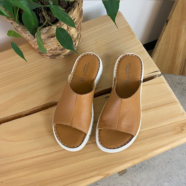 Elegant brun slip-on i skinn fra Relaxshoe