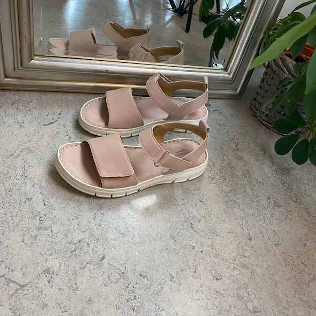 Lekker, myk og fleksibel skinnsandal i rosa fra Relaxshoe