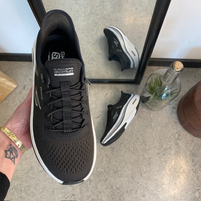 Sorte Slip-ins fra Skechers med elastisk snøring