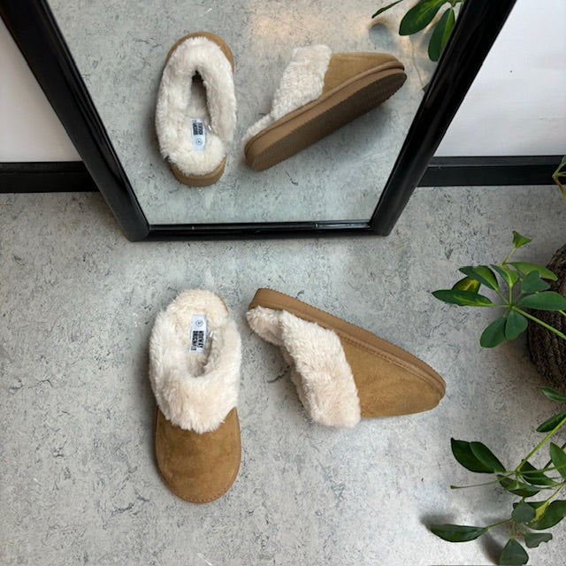 Brune slip-on hjemmesko med god bredde