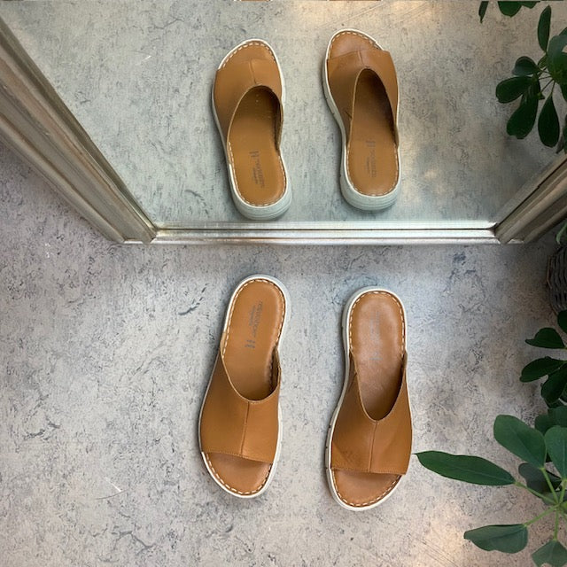 Elegant brun slip-on i skinn fra Relaxshoe