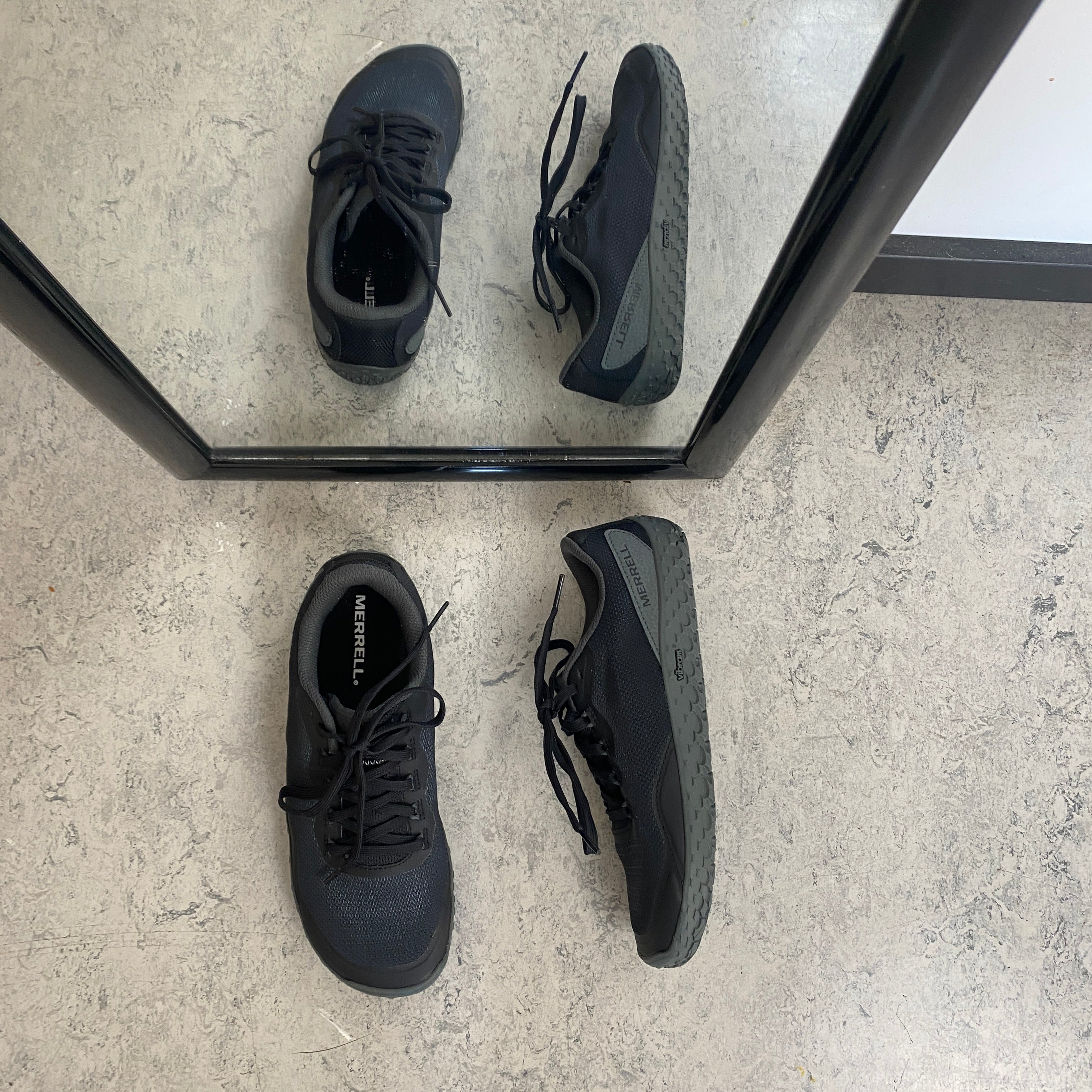 Merrell svarte barefoot-sko med maksimal fleksibilitet