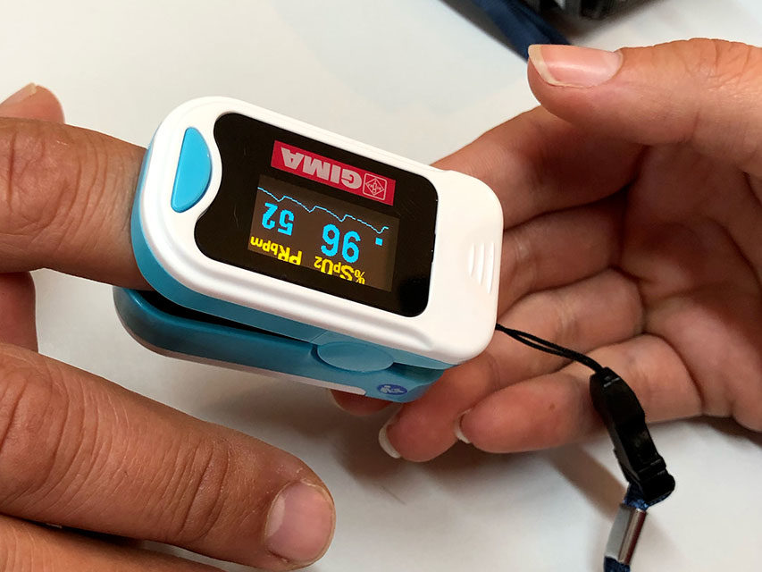Oximeter måler oksygenmetningen i blodet