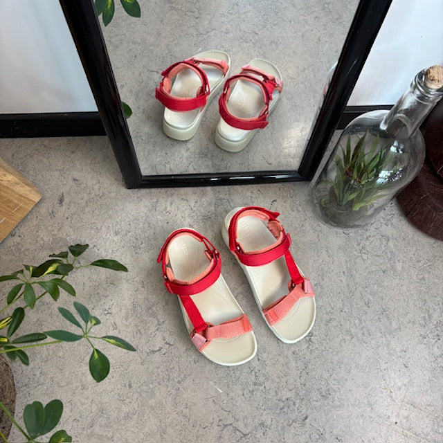 Green Comfort sandal i rød fargekombinasjon