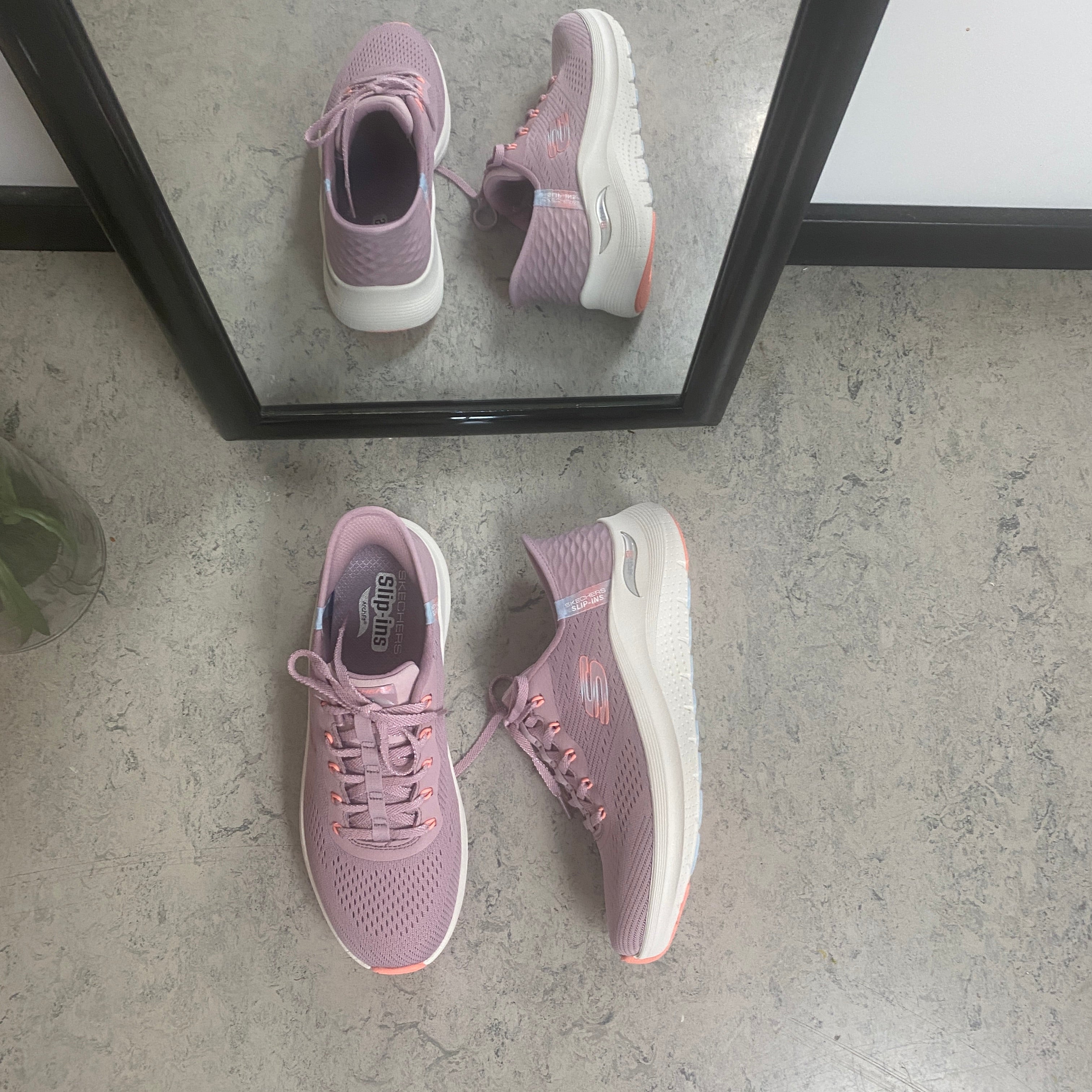 Skechers Slip-ins med Arch Fit – lavendel sneaker med Hands Free-komfort