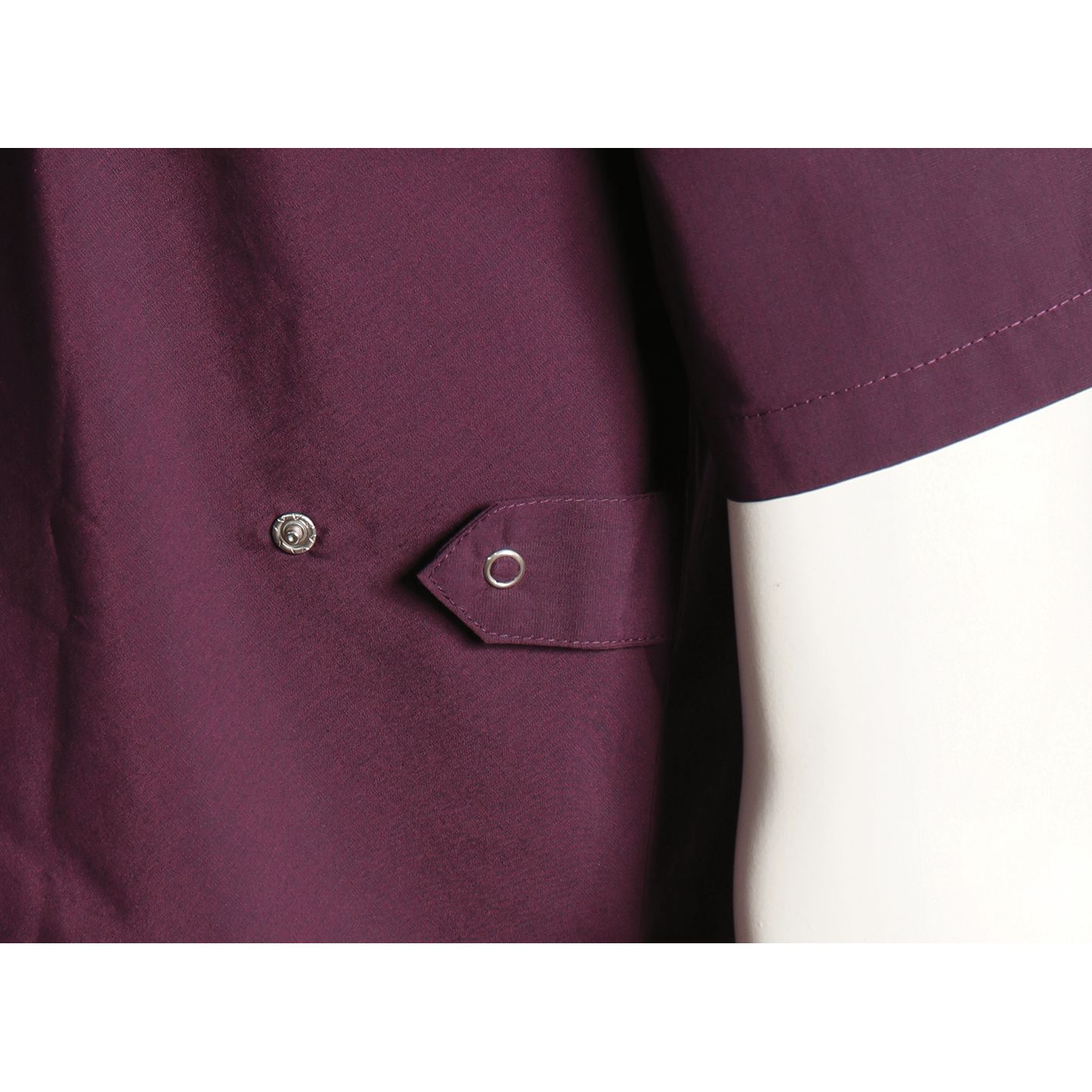 Nybo Bordeaux Unisex Nature-skjorte — slitesterk, regulerbar i ryggen