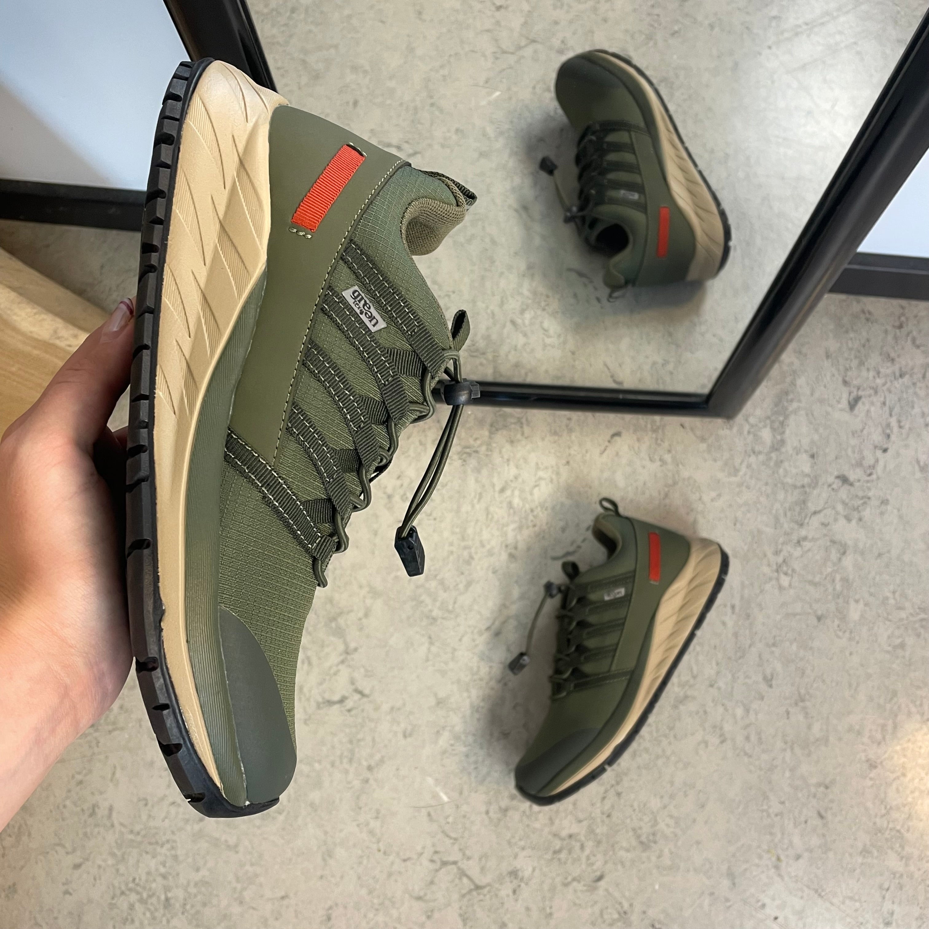Green Comfort Path Pipi – olivengrønn outdoor-sneaker med H-lest & svangstøtte