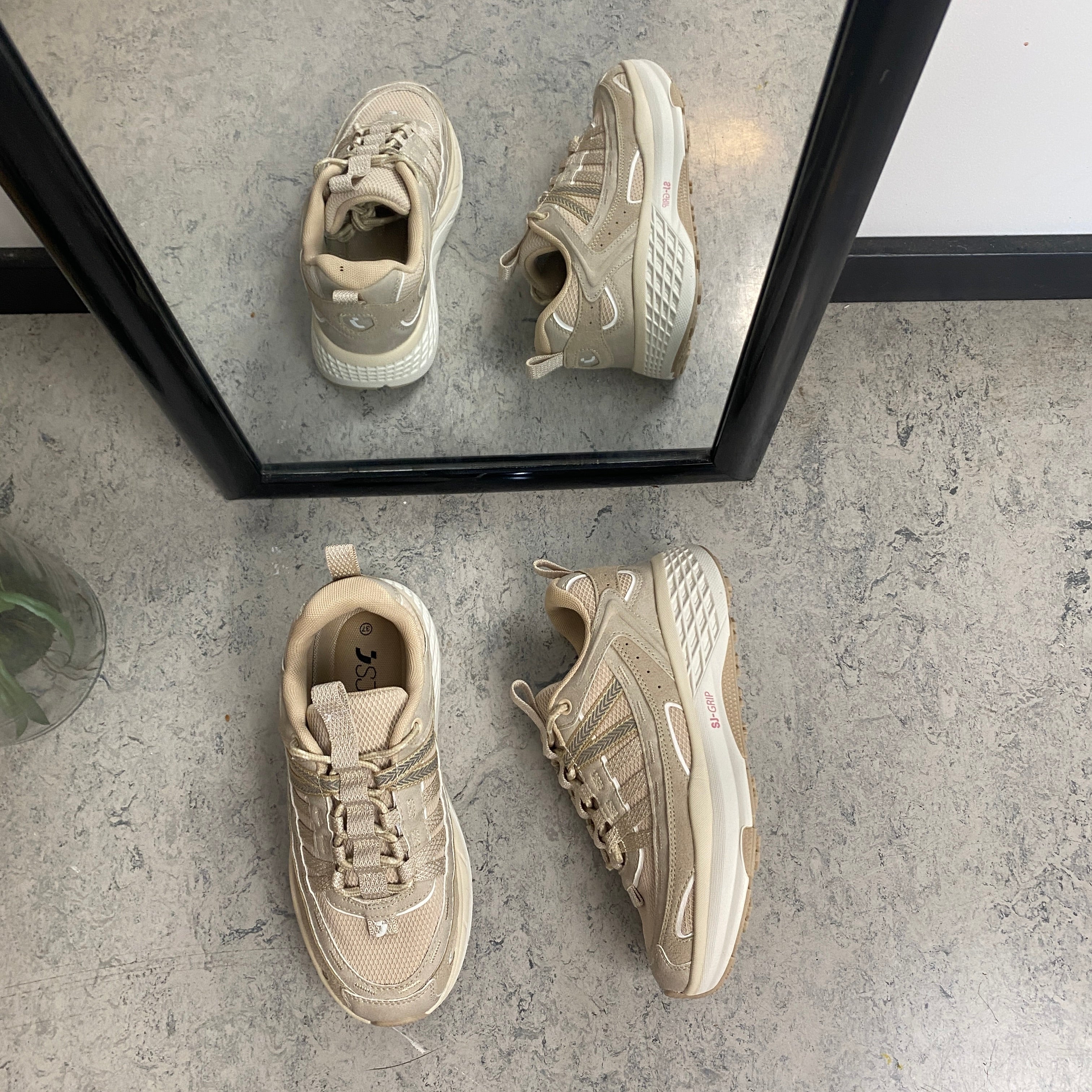Beige/Brun sko – Sykepleiebutikk.no