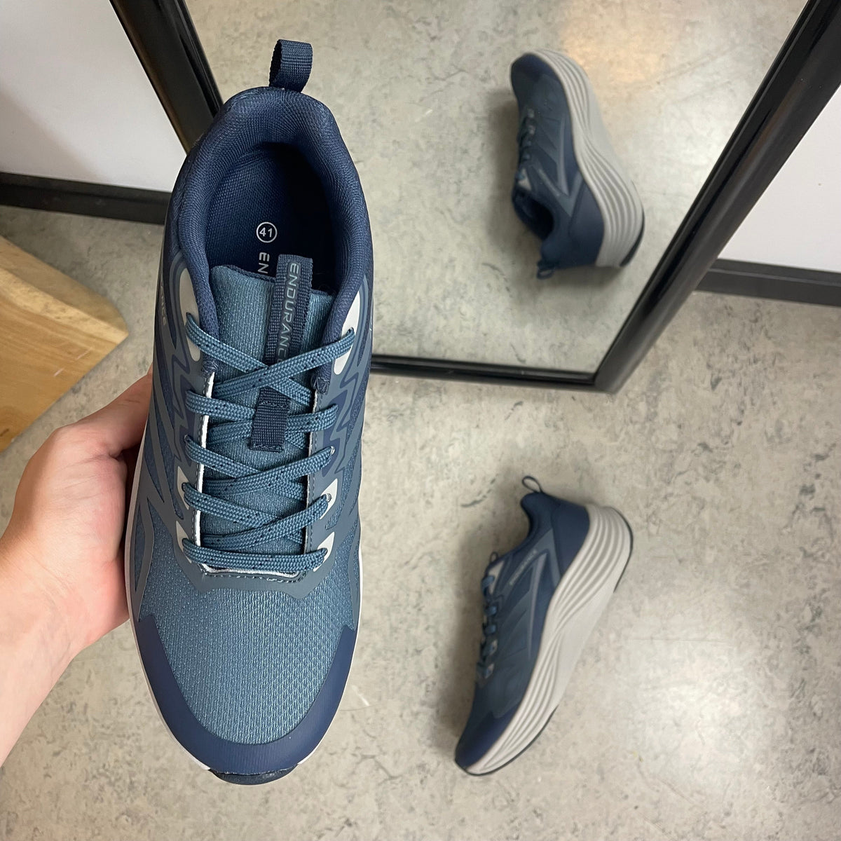 Endurance herresko – lette og støtdempende komfortsko i blå
