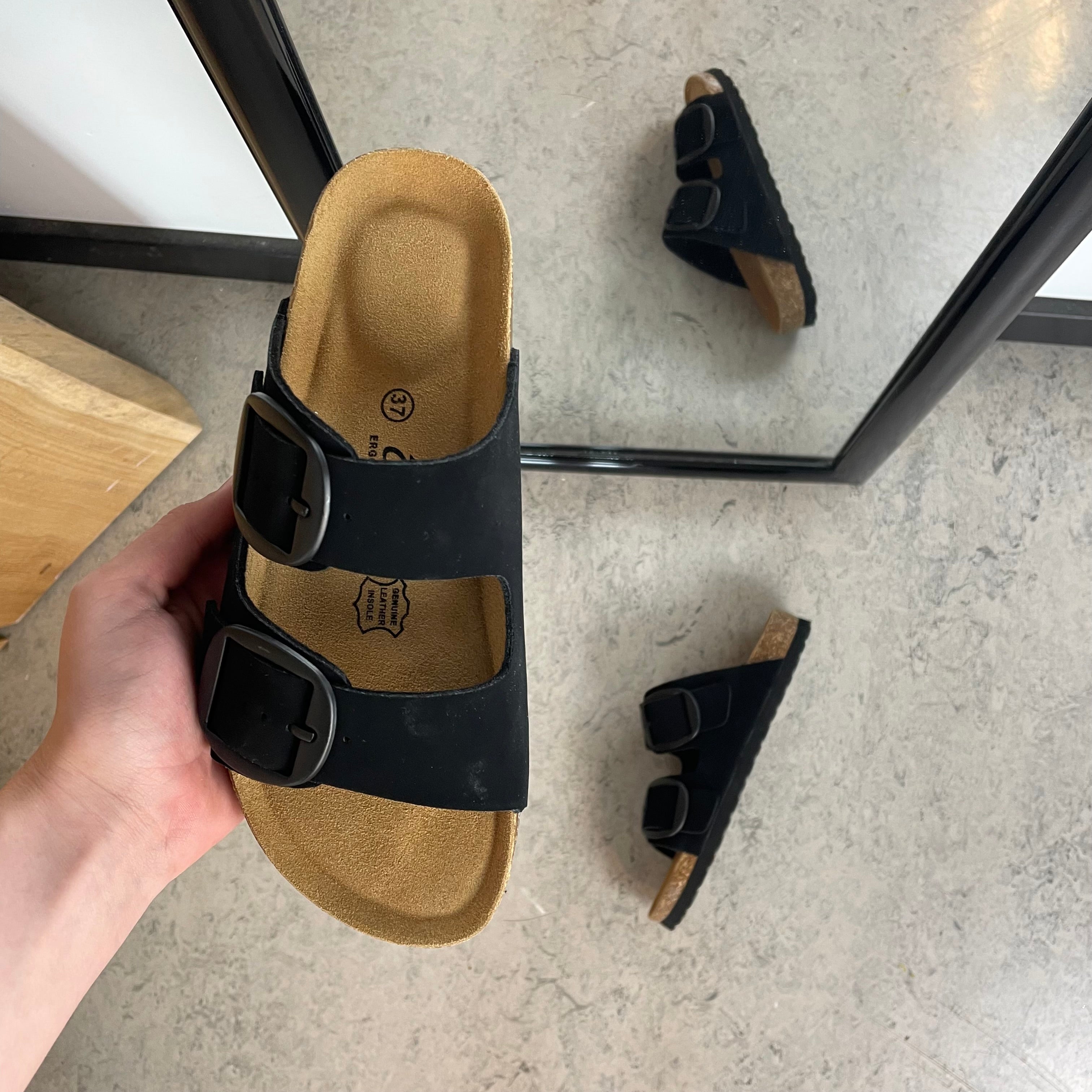 Cruz sandal med justerbar passform - svart