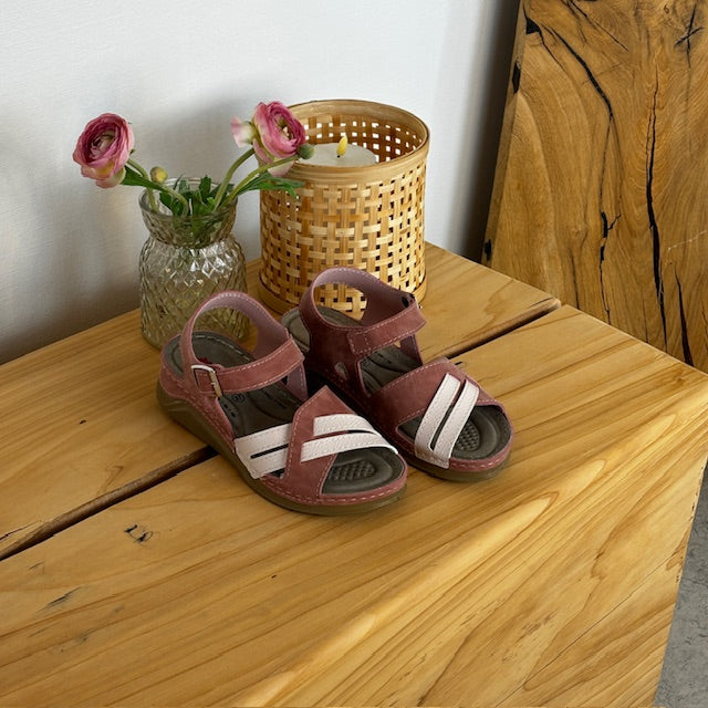 Elegant rosa sandal med svangstøtte - OBS 2. sortering