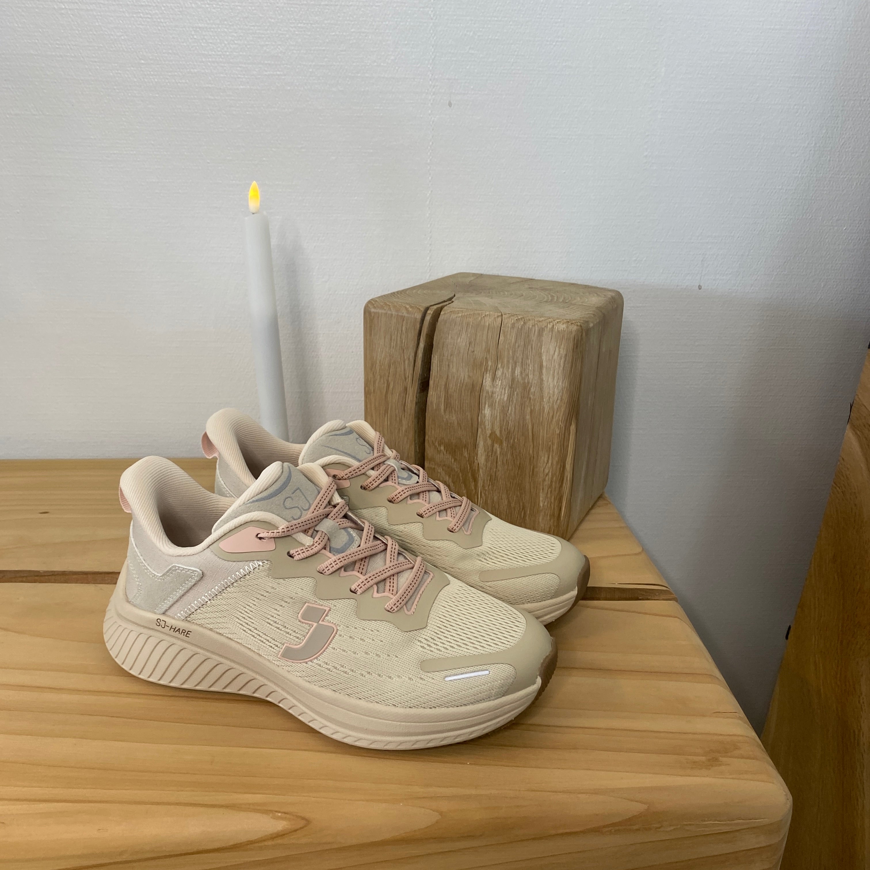 Beige lette sko – Sykepleiebutikk.no