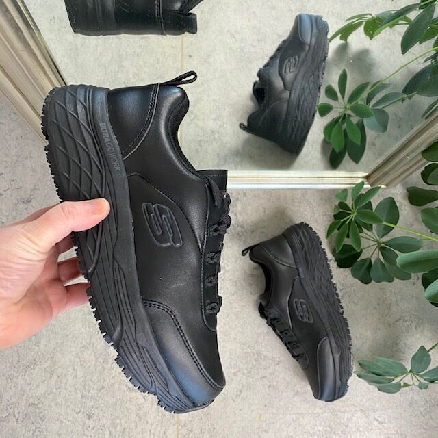 Skechers Work i svart skinn med Max Cushioning-såler