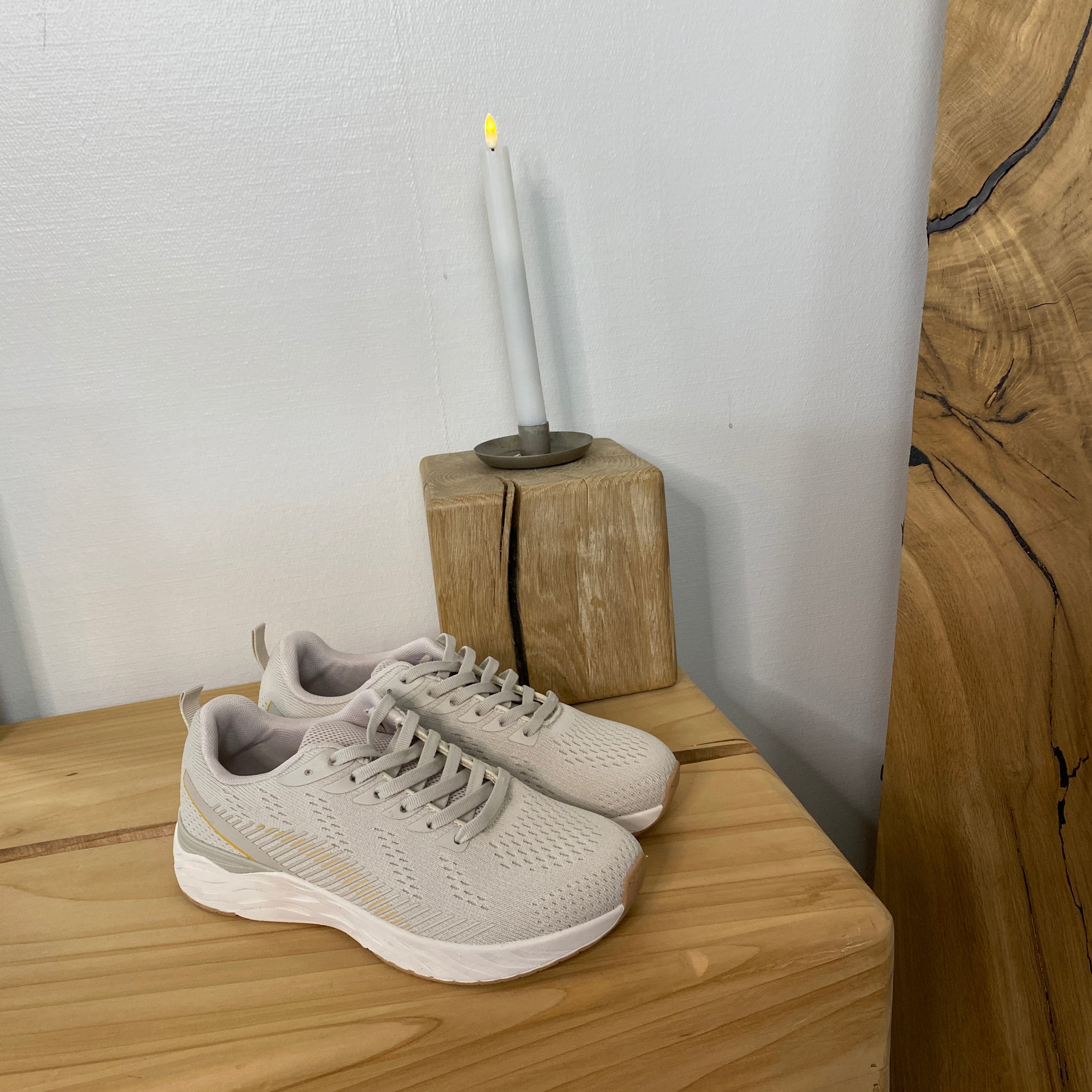 Linares W Wide Fit Shoe – beige lettvektsko med ekstra bredde