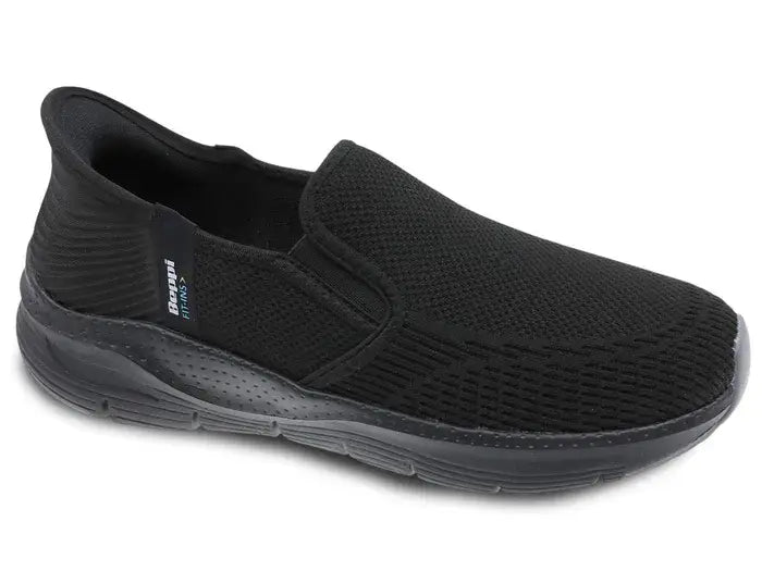 Lett slip-on-sko i svart – luftig og enkel å ta på