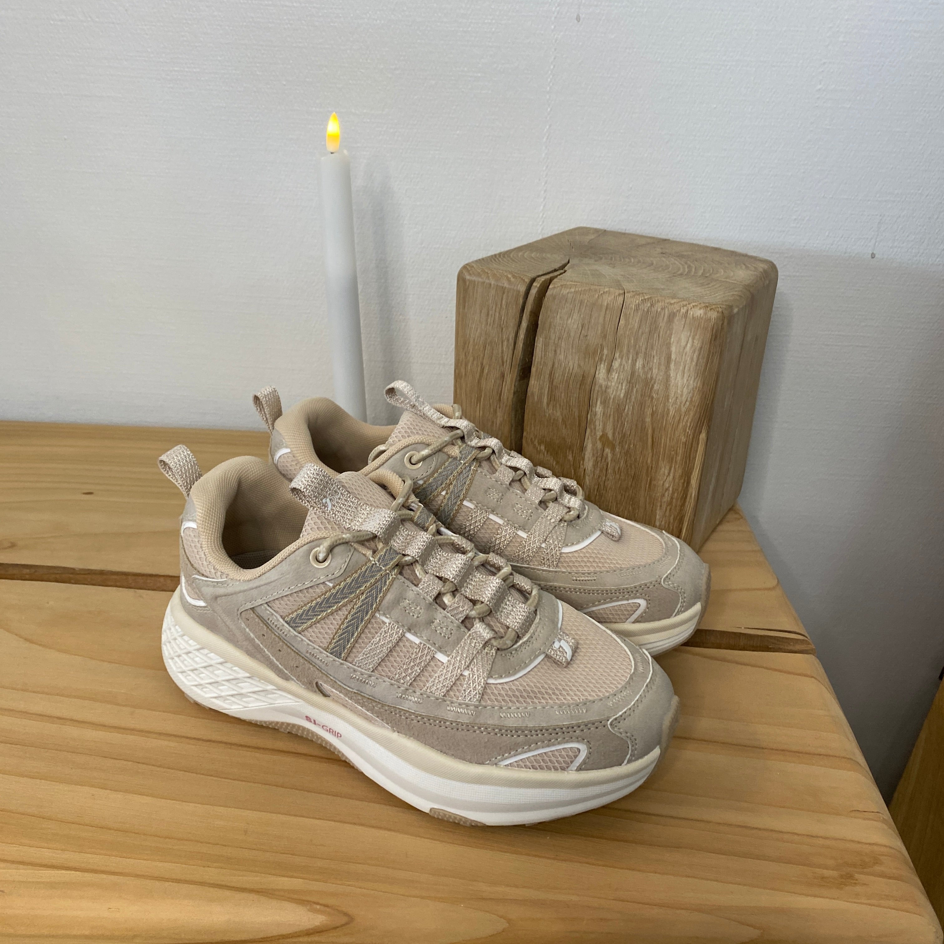 Beige/Brun sko – Sykepleiebutikk.no